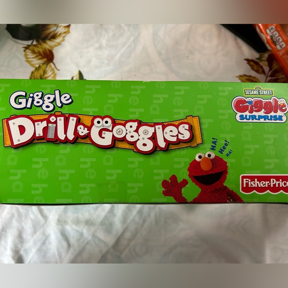Sesame Street, giggle, surprise, drill, and goggle set - Picture 6 of 6